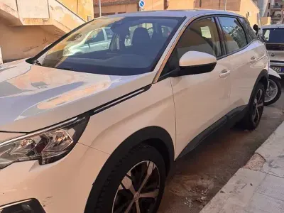 Usata Peugeot 3008 131 CV (96 kW) 2019 Bianco SUV