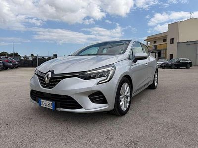 Usata Renault Clio V Intens 101 CV (74 kW) 2022 Argento Berlina