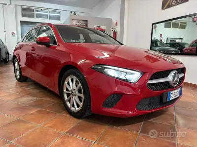 Usata Mercedes A180 136 CV (100 kW) 2019 Rosso Berlina
