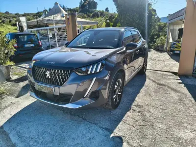 Usata Peugeot 2008 GT 131 CV (96 kW) 2023 Grigio SUV