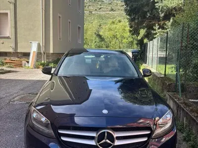 Usata Mercedes C180 116 CV (85 kW) 2017 Blu Berlina