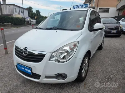 Usata Opel Agila 65 CV (47 kW) 2009 Bianco Utilitaria