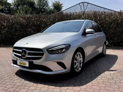 Usata Mercedes B180 136 CV (100 kW) 2020 Grigio Utilitaria