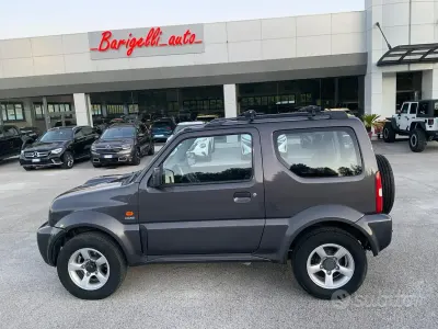 Usata Suzuki Jimny 86 CV (63 kW) 2009 Grigio SUV