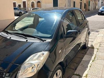 Usata Toyota Yaris 90 CV (66 kW) 2007 Nero Utilitaria