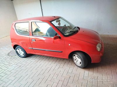 Usata Fiat Seicento Active 54 CV (39 kW) 2004 Rosso Utilitaria