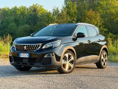 Usata Peugeot 3008 Allure 120 CV (88 kW) 2017 Nero SUV