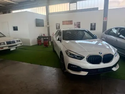 Usata BMW 118 Advantage 149 CV (109 kW) 2022 Bianco Utilitaria
