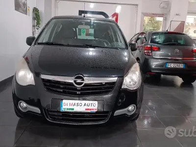Usata Opel Agila Enjoy 94 CV (69 kW) 2011 Nero Utilitaria