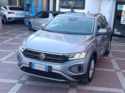 Usata VW T-Roc Life 110 CV (80 kW) 2022 Argento SUV