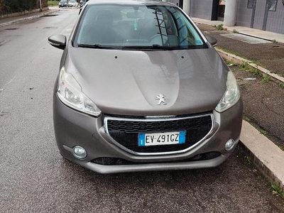 Usata Peugeot 208 2014 Grigio Utilitaria