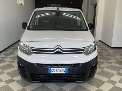 Usata Citroën Berlingo Feel 102 CV (75 kW) 2023 Bianco Monovolume