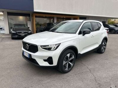 Usata Volvo XC40 Plus 163 CV (119 kW) 2025 White pearl SUV