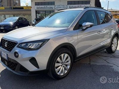 Usata Seat Arona Style 95 CV (69 kW) 2022 Argento SUV