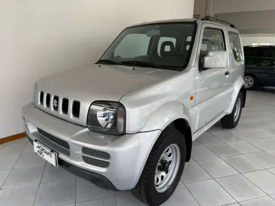 Usata Suzuki Jimny 84 CV (61 kW) 2012 Argento SUV
