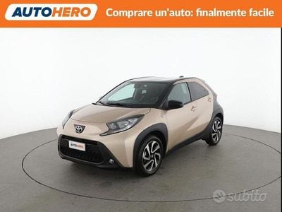 Usata Toyota Aygo X Trend 72 CV (52 kW) 2025 Oro SUV