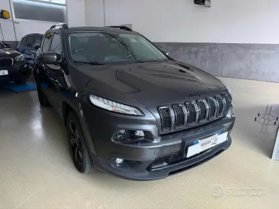Usata Jeep Cherokee Night Eagle 200 CV (147 kW) 2017 Grigio scuro SUV