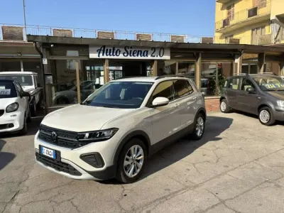 Usata VW T-Cross Style 116 CV (85 kW) 2024 Beige SUV