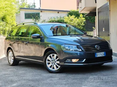 Usata VW Passat 105 CV (77 kW) 2011 Grigio Station wagon