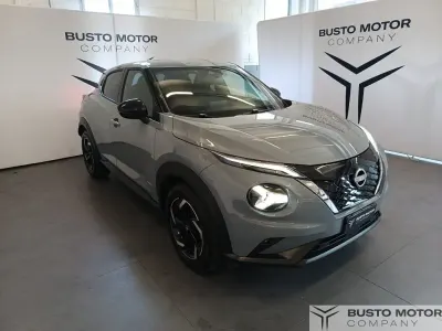 Usata Nissan Juke N-Connecta 143 CV (105 kW) 2023 Grigio / metallizzato SUV