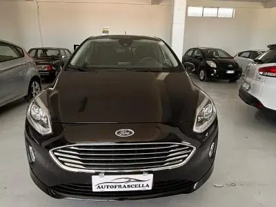 Usata Ford Fiesta 86 CV (63 kW) 2019 Nero Utilitaria