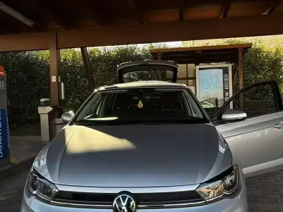 Usata VW Polo 80 CV (58 kW) 2023 Grigio Utilitaria