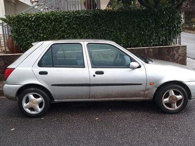 Usata Ford Fiesta 1998 Grigio Berlina