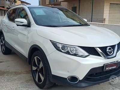 Usata Nissan Qashqai N-Connecta 130 CV (95 kW) 2017 Bianco SUV