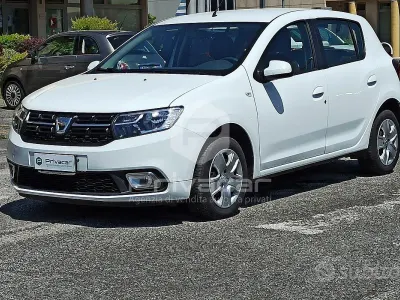 Usata Dacia Sandero Comfort 75 CV (55 kW) 2019 Bianco Utilitaria