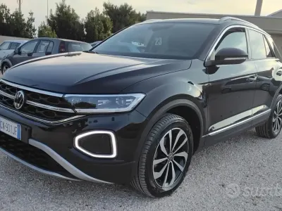 Usata VW T-Roc Style 150 CV (110 kW) 2023 Nero SUV