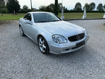 Usata Mercedes SLK200 163 CV (119 kW) 2000 Argento Cabrio