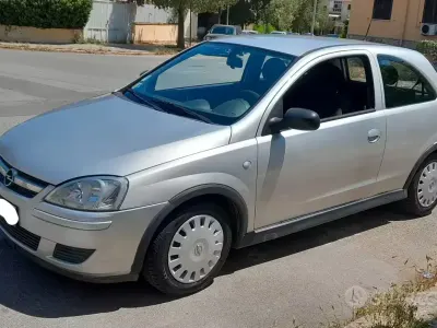 Usata Opel Corsa Enjoy 69 CV (50 kW) 2004 Grigio Utilitaria