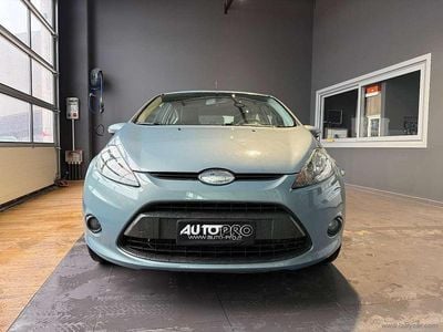 Begagnad Ford Fiesta Titanium 82 HK (60 kW) 2010 Blå Sedan