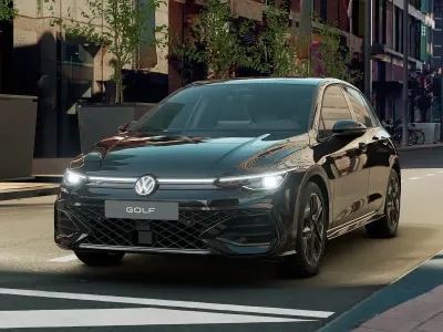 Nuova VW Golf VIII R-line Plus 115 CV (84 kW) 2026 Grenadill black metallizzato Berlina