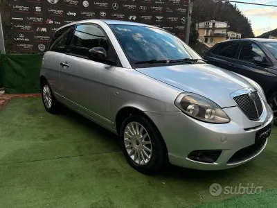 Usata Lancia Ypsilon S 75 CV (55 kW) 2012 Grigio Utilitaria