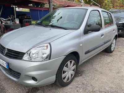 Usata Renault Clio II 72 CV (52 kW) 2010 Grigio Berlina