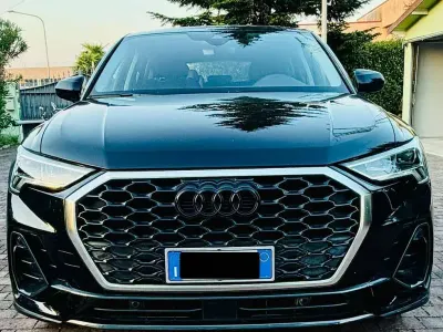 Usata Audi Q3 Sportback Business Plus 150 CV (110 kW) 2023 Nero SUV