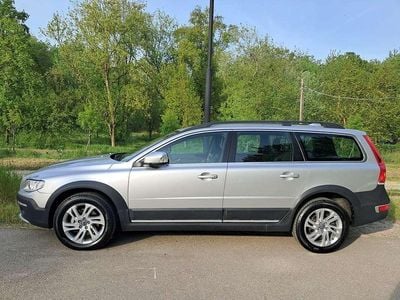 Usata Volvo XC70 Momentum 181 CV (133 kW) 2016 Argento Station wagon