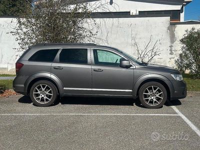 Usata Fiat Freemont Urban 140 CV (102 kW) 2011 Grigio SUV