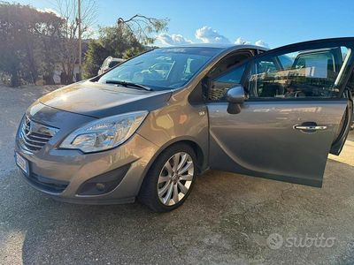 Begagnad Opel Meriva 101 HK (74 kW) 2011 Minibuss