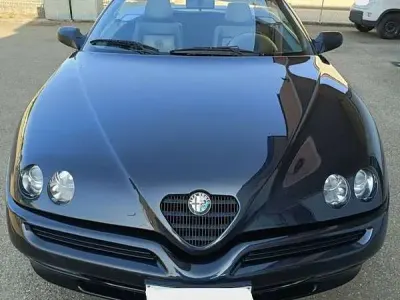 Usata Alfa Romeo Spider 150 CV (110 kW) 1996 Nero Cabrio