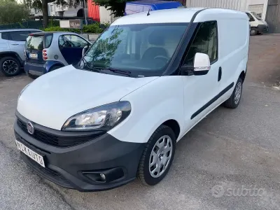 Usata Fiat Doblò 120 CV (88 kW) 2018 Bianco Monovolume
