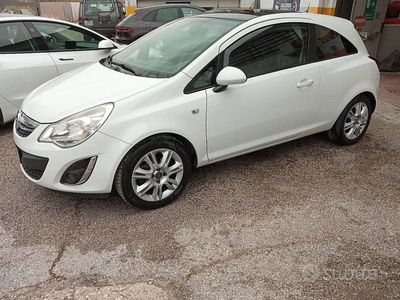 Usata Opel Corsa 95 CV (69 kW) 2012 Bianco Utilitaria