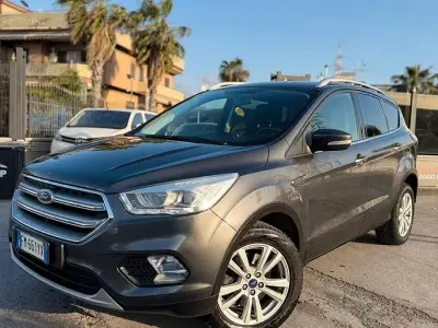 Usata Ford Kuga Business Edition 120 CV (88 kW) 2018 Grigio SUV