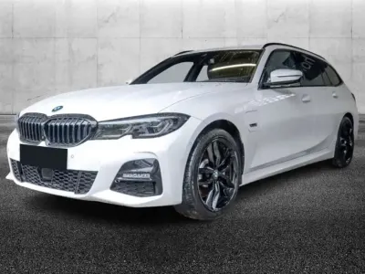 Usata BMW 330e M Sport 292 CV (214 kW) 2022 Bianco Station wagon