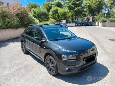 Usata Citroën C4 Shine 99 CV (72 kW) 2016 Nero SUV