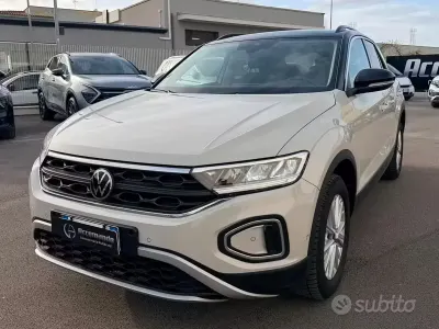 Używany VW T-Roc Life 116 KM (85 kW) 2022 Beżowy SUV