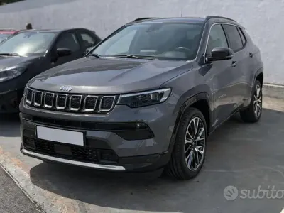Usata Jeep Compass Summit 131 CV (96 kW) 2025 Grigio SUV