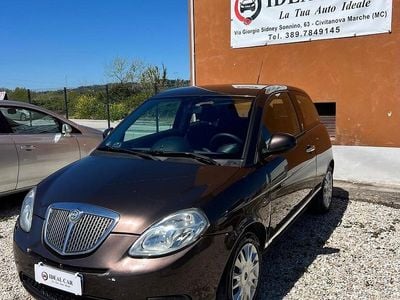 Usado Lancia Ypsilon 60 HP (44 kW) 2010 Castanho Citadino