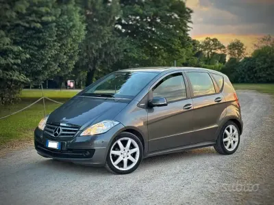 Gebraucht Mercedes A160 Edition 82 PS (60 kW) 2010 Grau Limousine